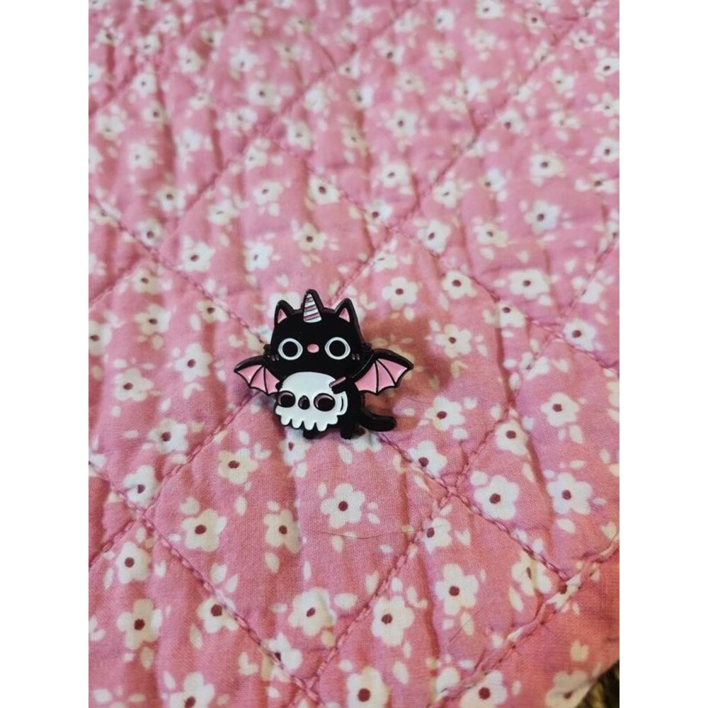Cute enamel metal pin brooch